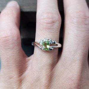Size 8 Silver Tone Oval Green Crystal Anchor Ring
